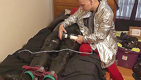 Tight pussy love is getting fucked with latex bondage