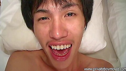 Asian amateur getting her cunt creampied and fucked