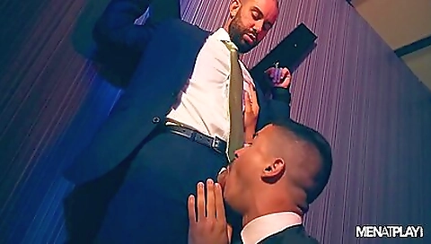 Deepthroat and bareback action in amateur hardcore
