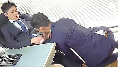 Asian slut with the perfect body enjoys hardcore sex