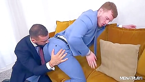 Amateur with a perfect body and a perfect cock is making out