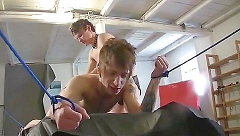 Beautiful amateurensual deepthroat facial on the garage