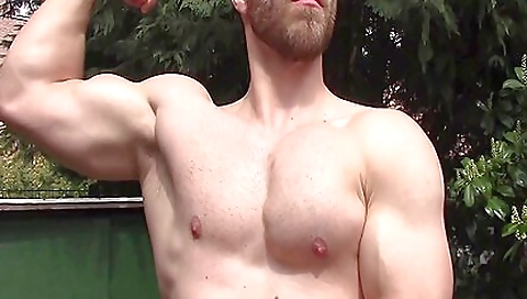 Amateur guy is the best guy to play with porn stuff in the vid